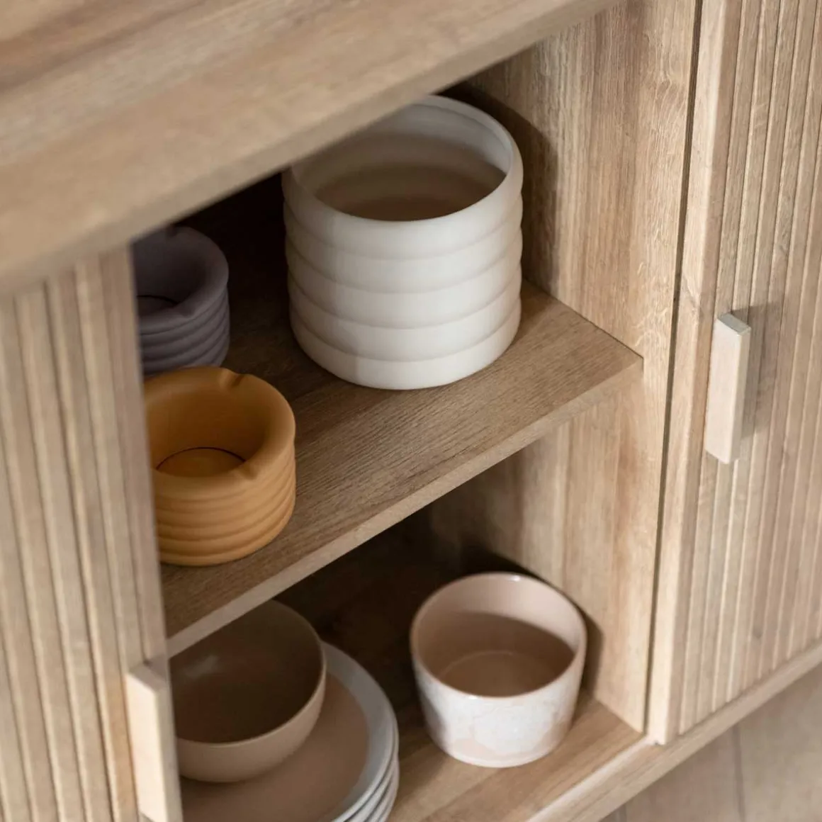 Aparador Colva Beige Con 2 Puertas