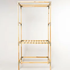 Armario beige de madera