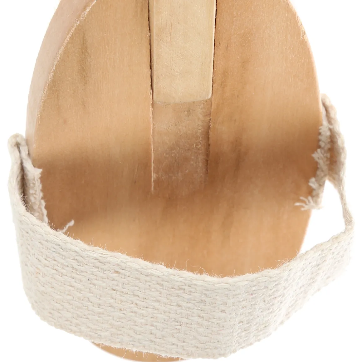 Cepillo de baño de madera