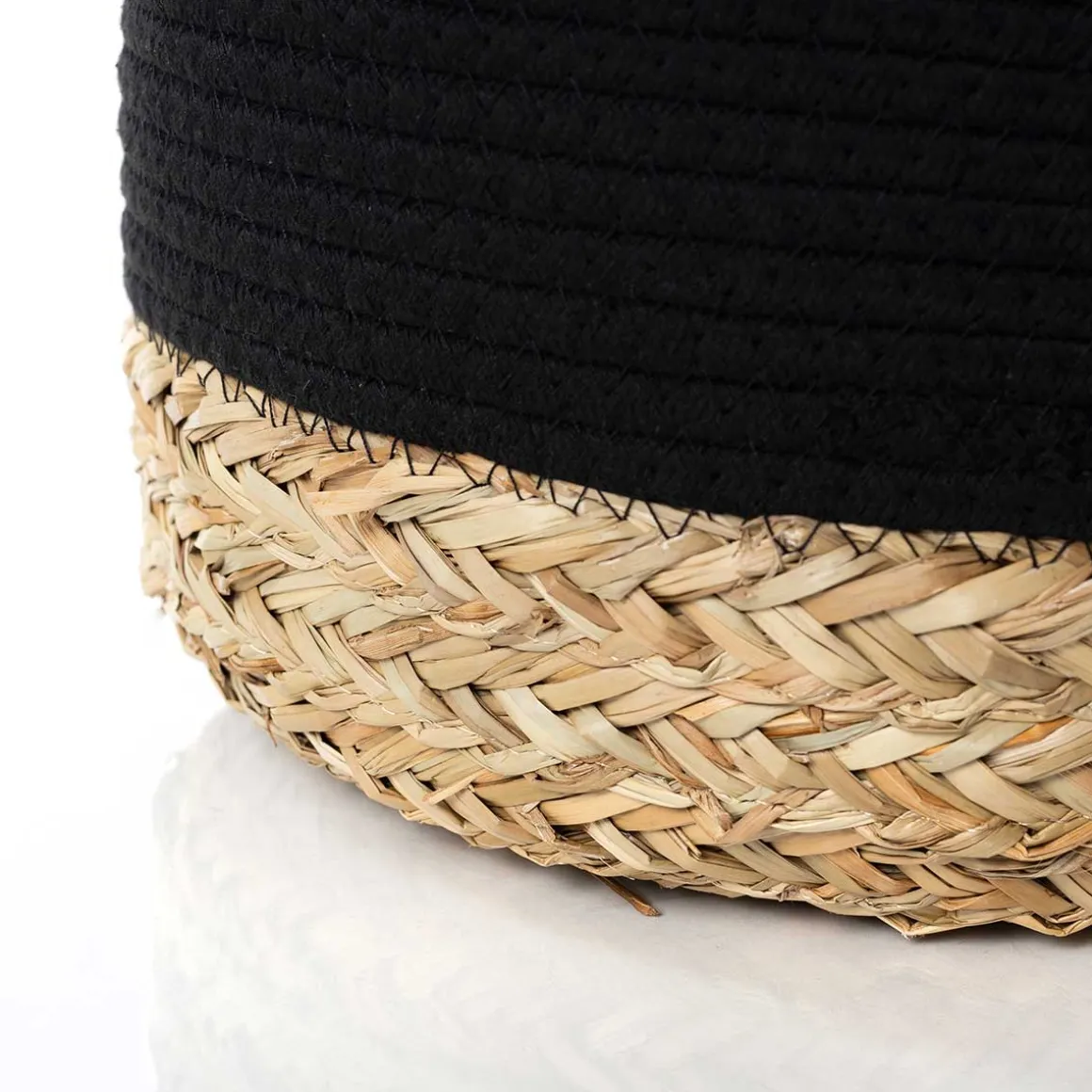 Cesto de baño negro y natural 25x32cm