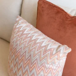 Cojín decorativo VEXUS salmón y beige 40x50cm