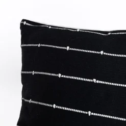 Cojín LINECHIC negro de algodón 45x45cm