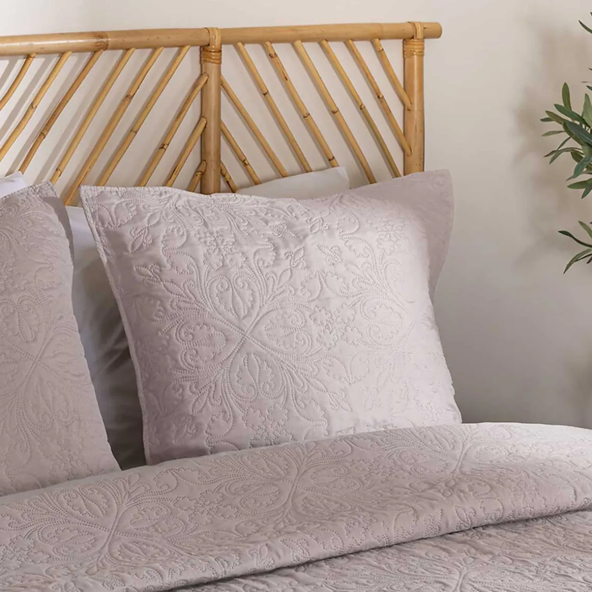 Colcha con 2 fundas de cojín gris pardo 240X260cm