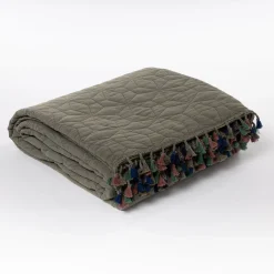 Colcha STONEWASHED verde con flecos 220x240cm