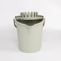 Cubo con exprimidor verde 16L