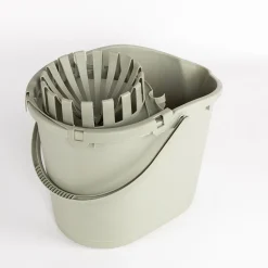 Cubo con exprimidor verde 16L