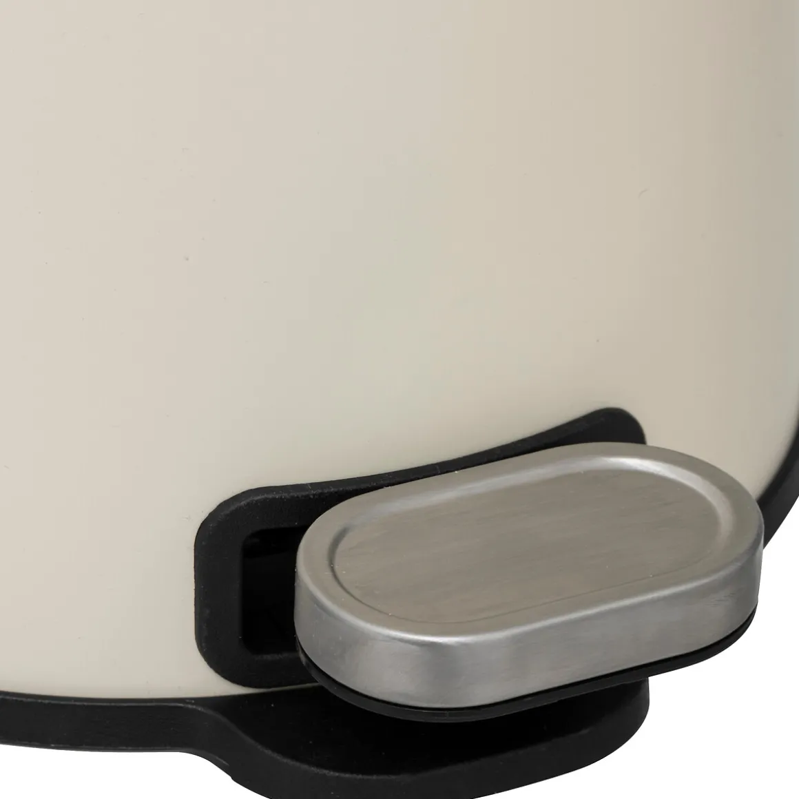 Cubo de basura beige de metal con pedal DELTA 6l