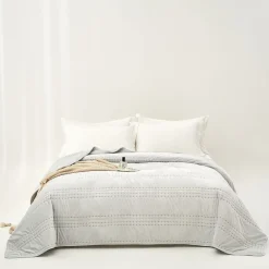 Edredón IVREA gris de terciopelo 240x260cm