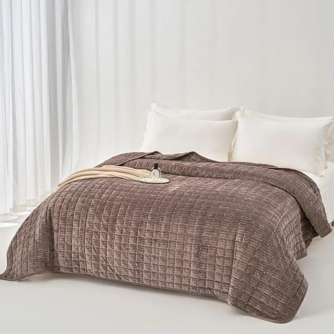 Edredón SEATTLE de terciopelo gris pardo 240x260cm
