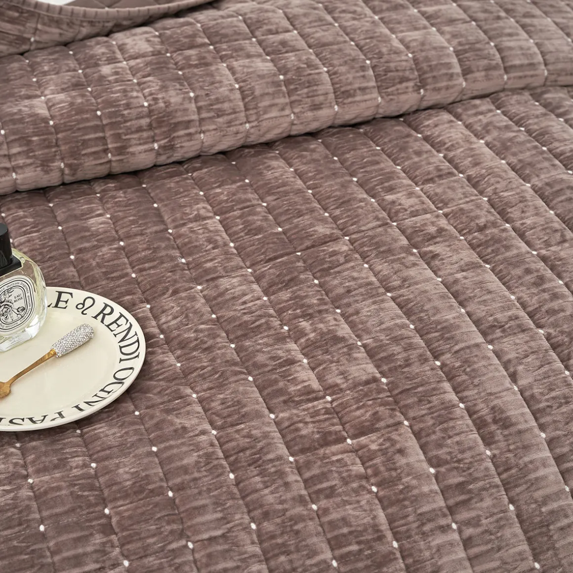 Edredón SEATTLE de terciopelo gris pardo 240x260cm