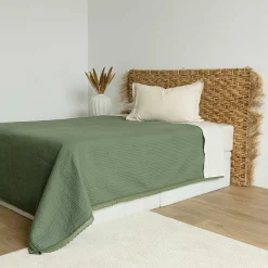 Edredón verde con volante de encaje 220x240cm