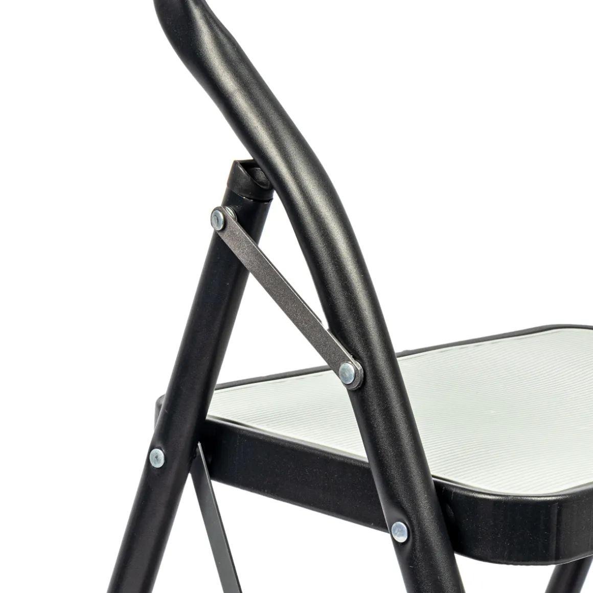 Escalera Negra Con 2 Peldaños De Metal