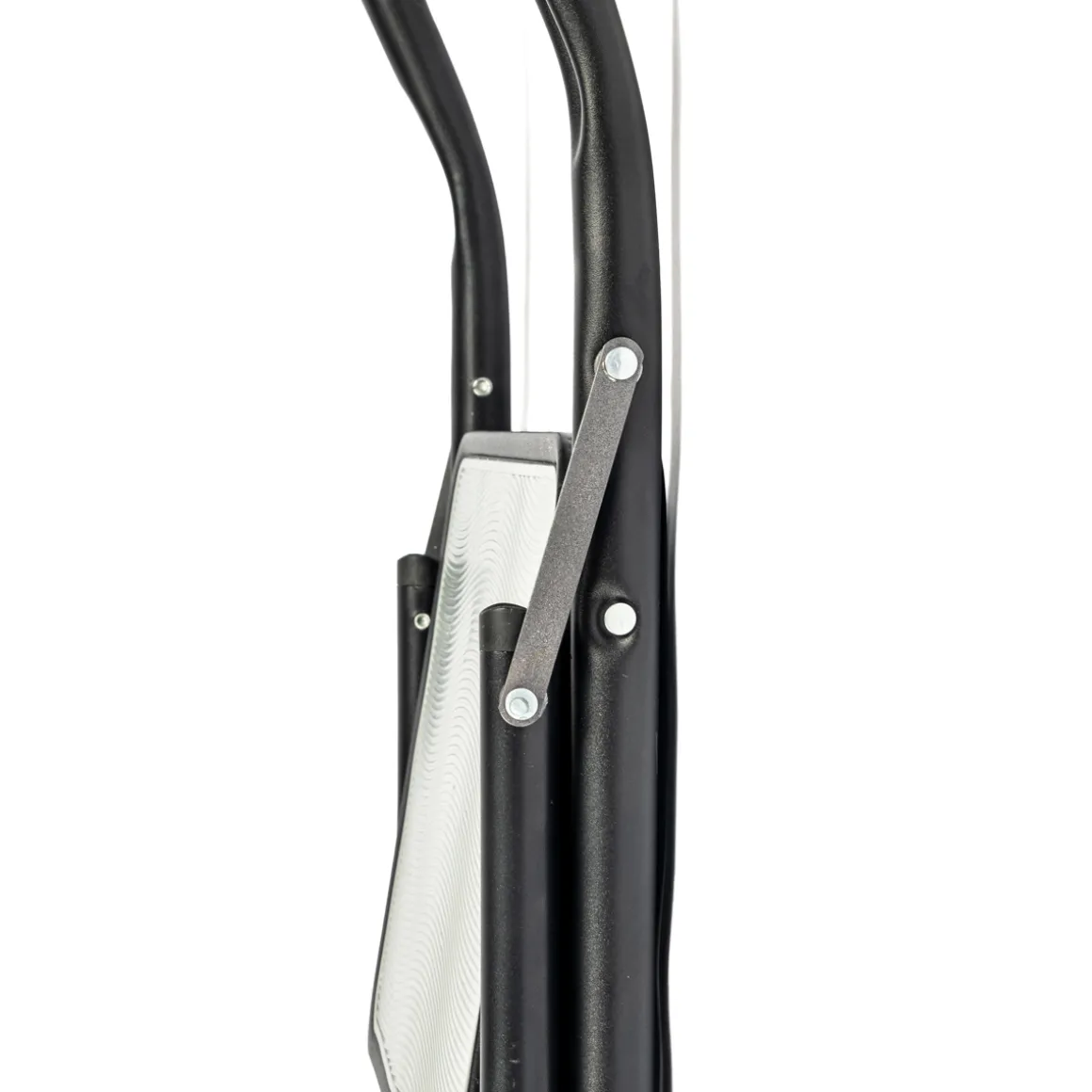 Escalera Negra Con 2 Peldaños De Metal