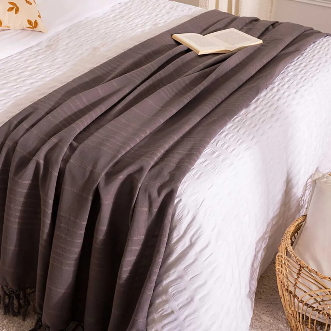 Manta Gris Con Flecos 230x250Cm