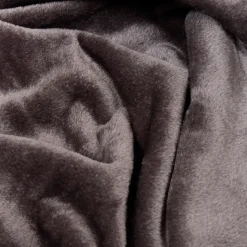 Manta OLLIS gris oscuro de terciopelo