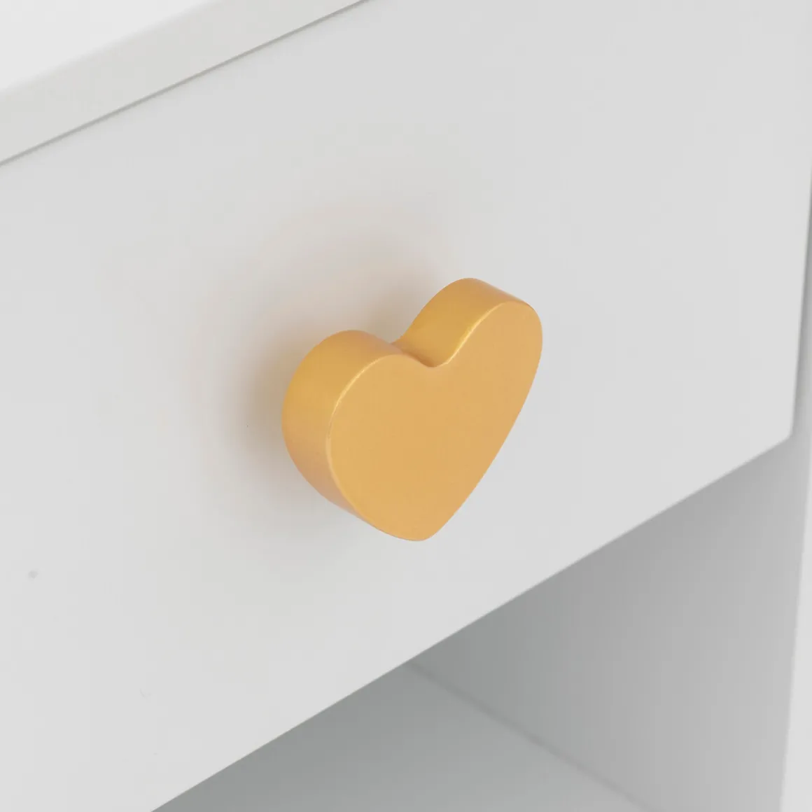 Mesa Auxiliar Con Corazones Blanca