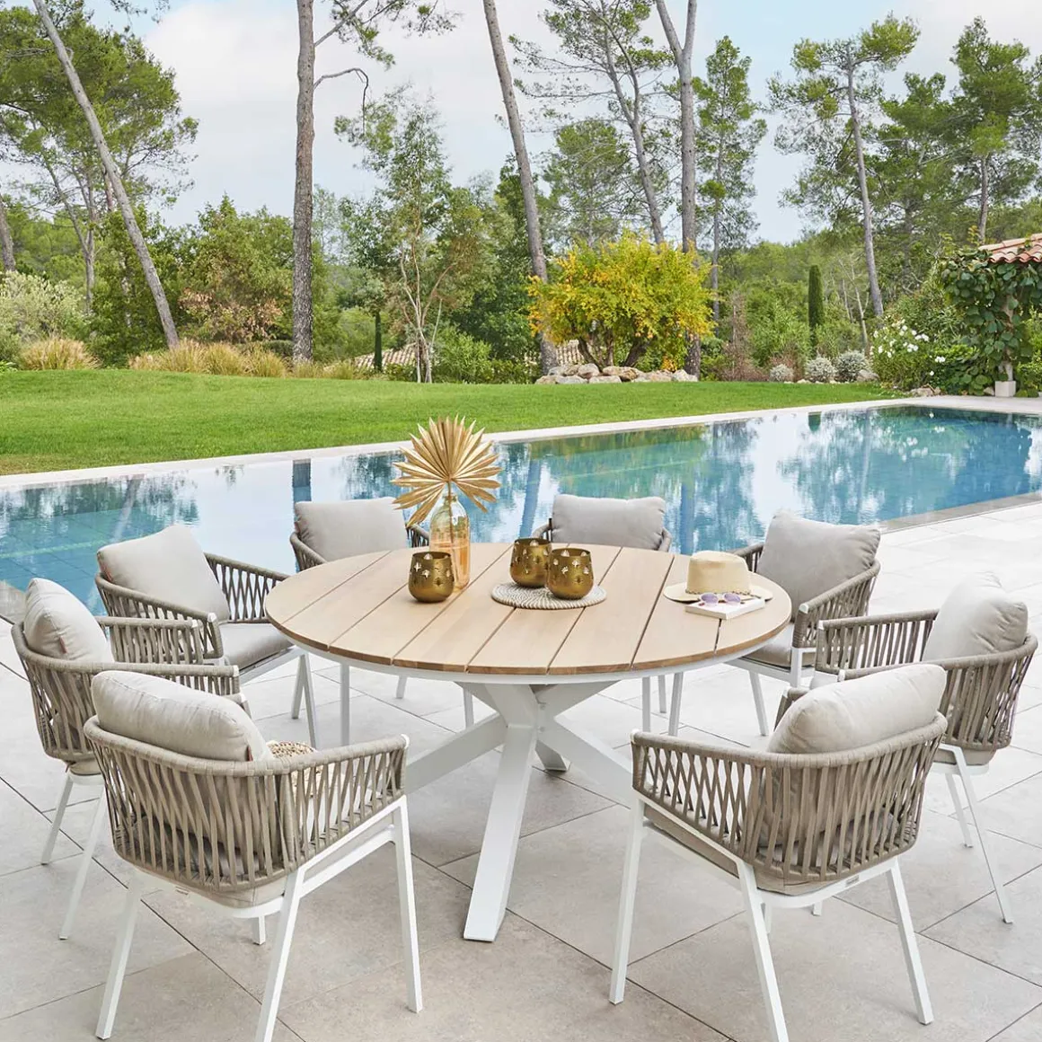 Mesa ORIENGO redonda blanca de madera acacia