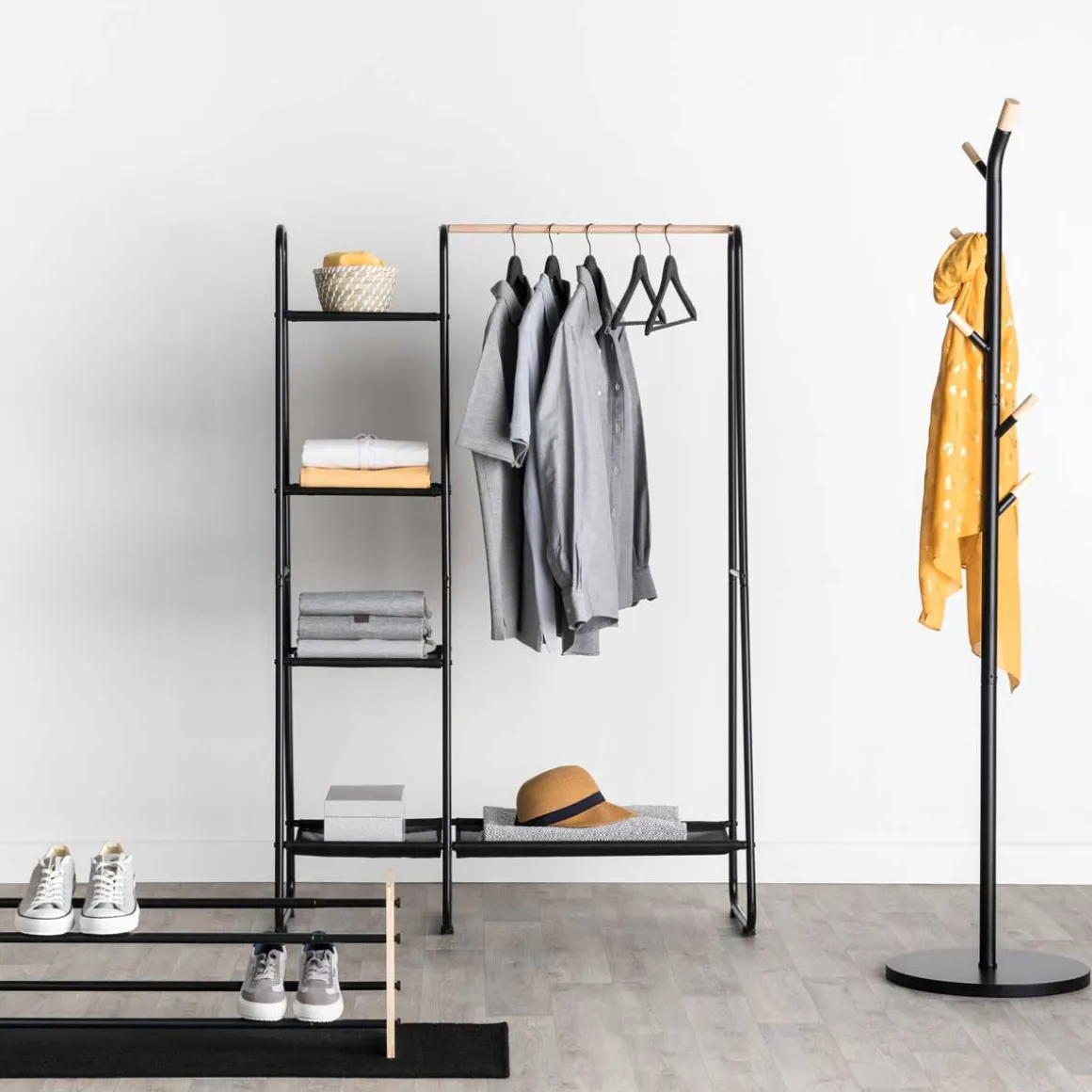 Perchero De Pie Metálico C/6 Colgadores