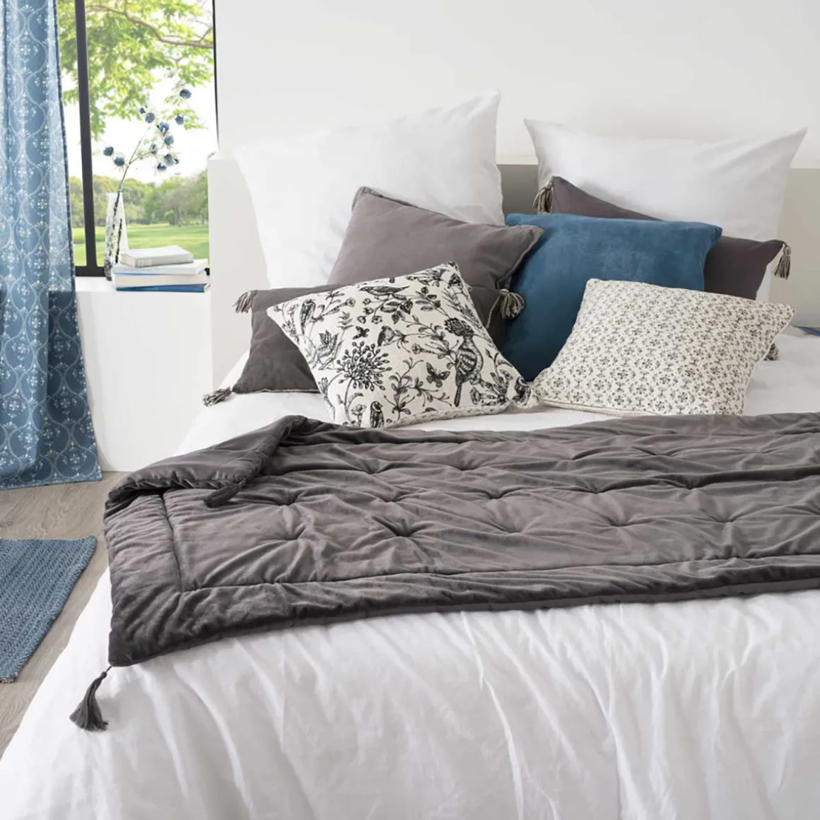 Pie De Cama Terciopelo Gris 80x180Cm