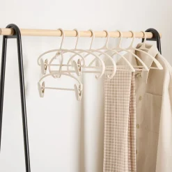 Set de 4 perchas 21,5 cm