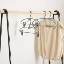 Set de 4 perchas 21,5 cm