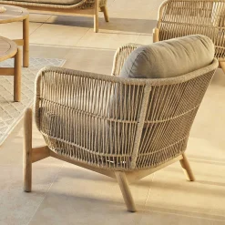 Sillón DEONA gris pardo de madera de acacia