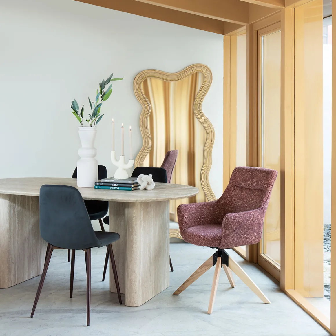 Sillón giratorio ESNA de tejido burdeos