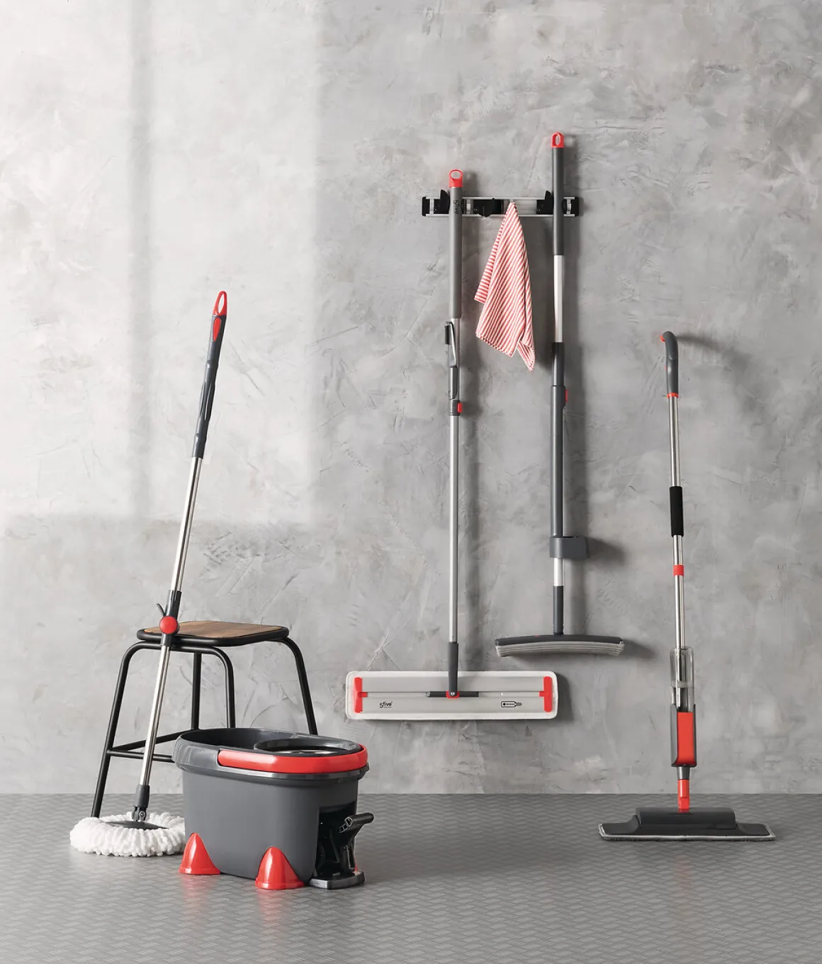 Soporte Aluminio P/3 Escobas C/4Ganchos