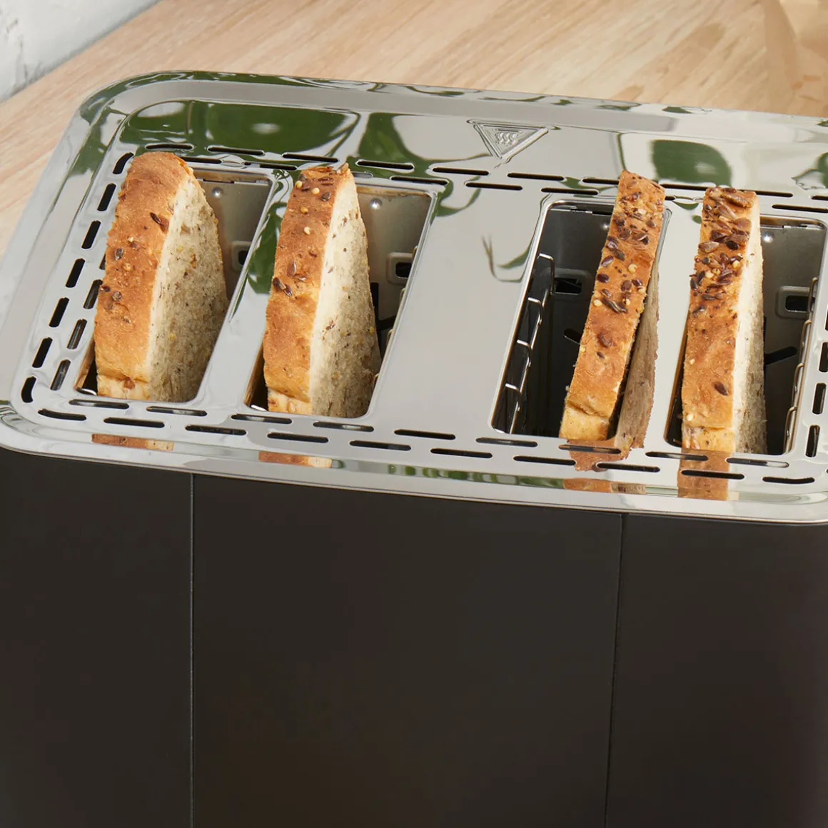 Tostador 4 Ranuras Petra Negro Matte